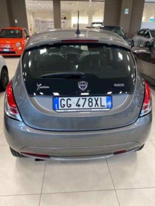 Lancia Ypsilon 1.0 FireFly Hybrid Gold