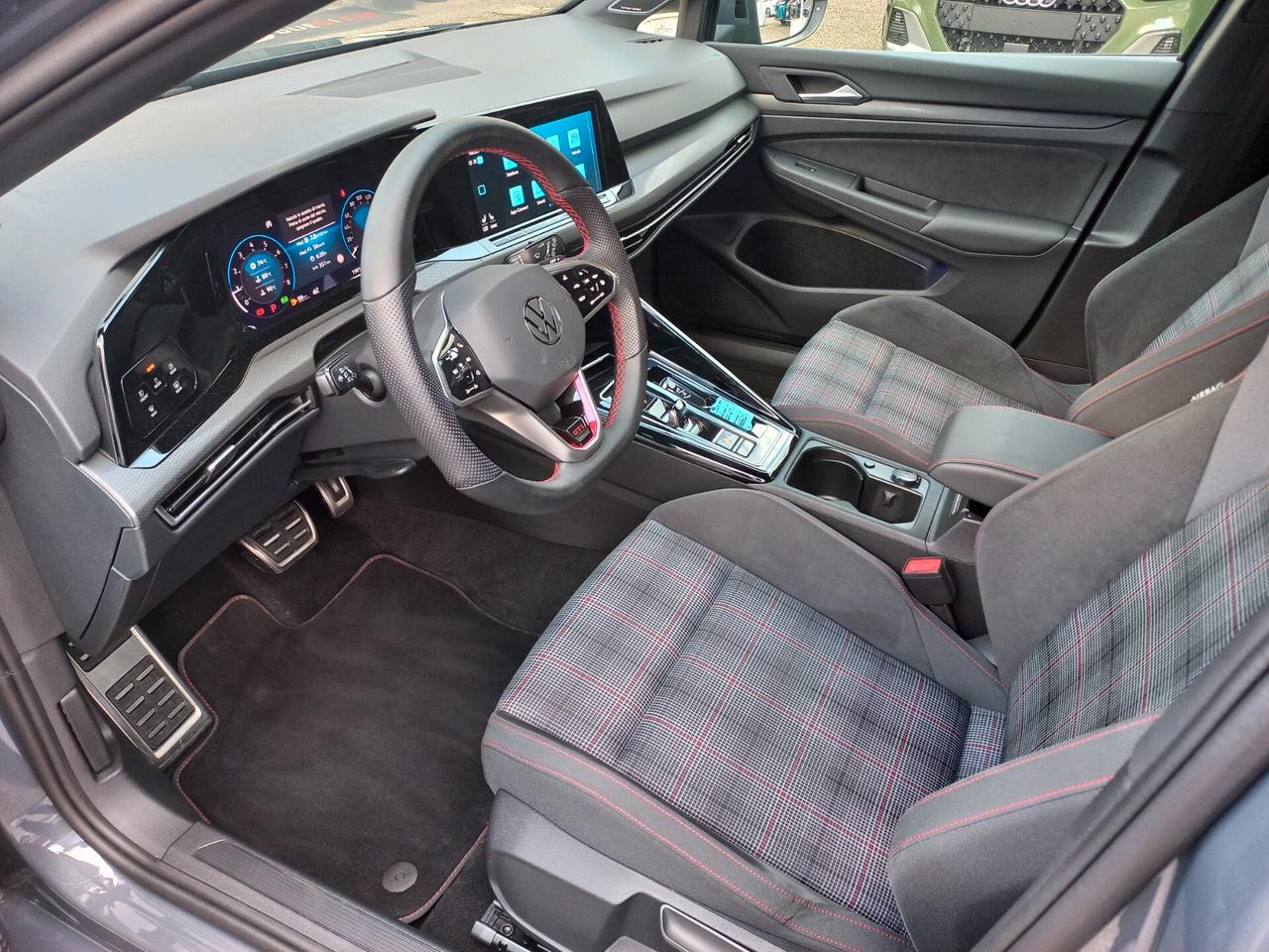 Volkswagen Golf GTI Golf 2.0 TSI GTI DSG