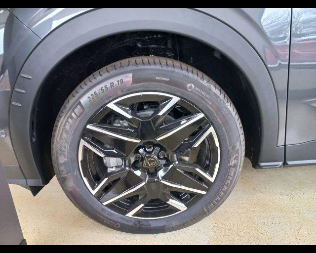 PEUGEOT 5008 1.2 hybrid GT 136cv e-dcs6