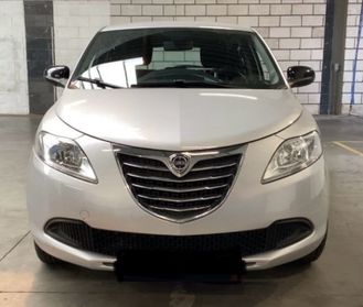 Lancia Ypsilon 1.2 69 CV5porte Silver-soloKm47500-