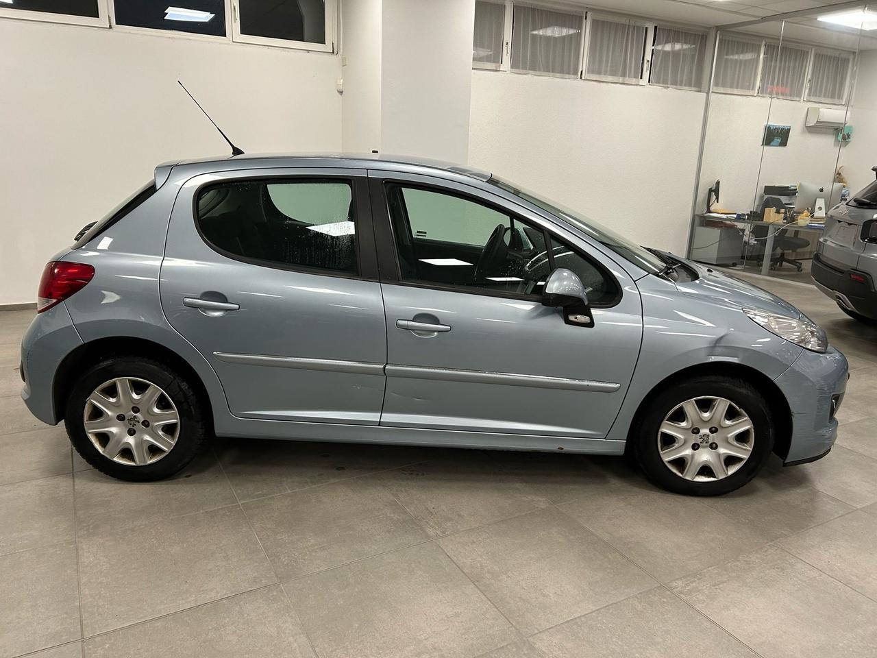 Peugeot 207 1.4 HDi 70CV 5p. Allure