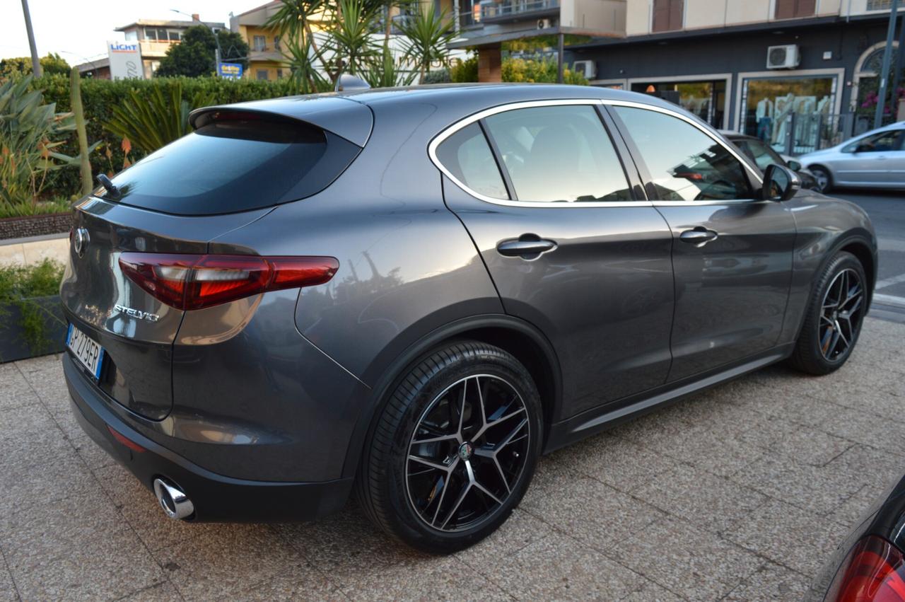 Alfa Romeo Stelvio 2.2 Turbodiesel 150 CV AT8 RWD Super