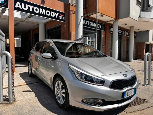 Kia Ceed cee'd 1.4 CRDi 5 porte Cool