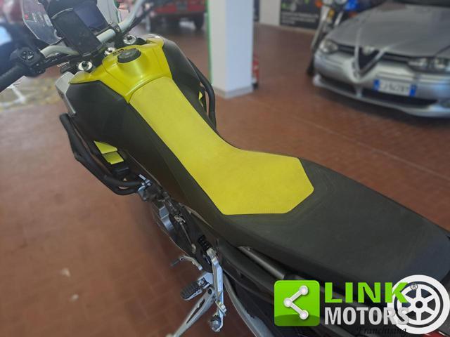 APRILIA Tuareg 660 .
