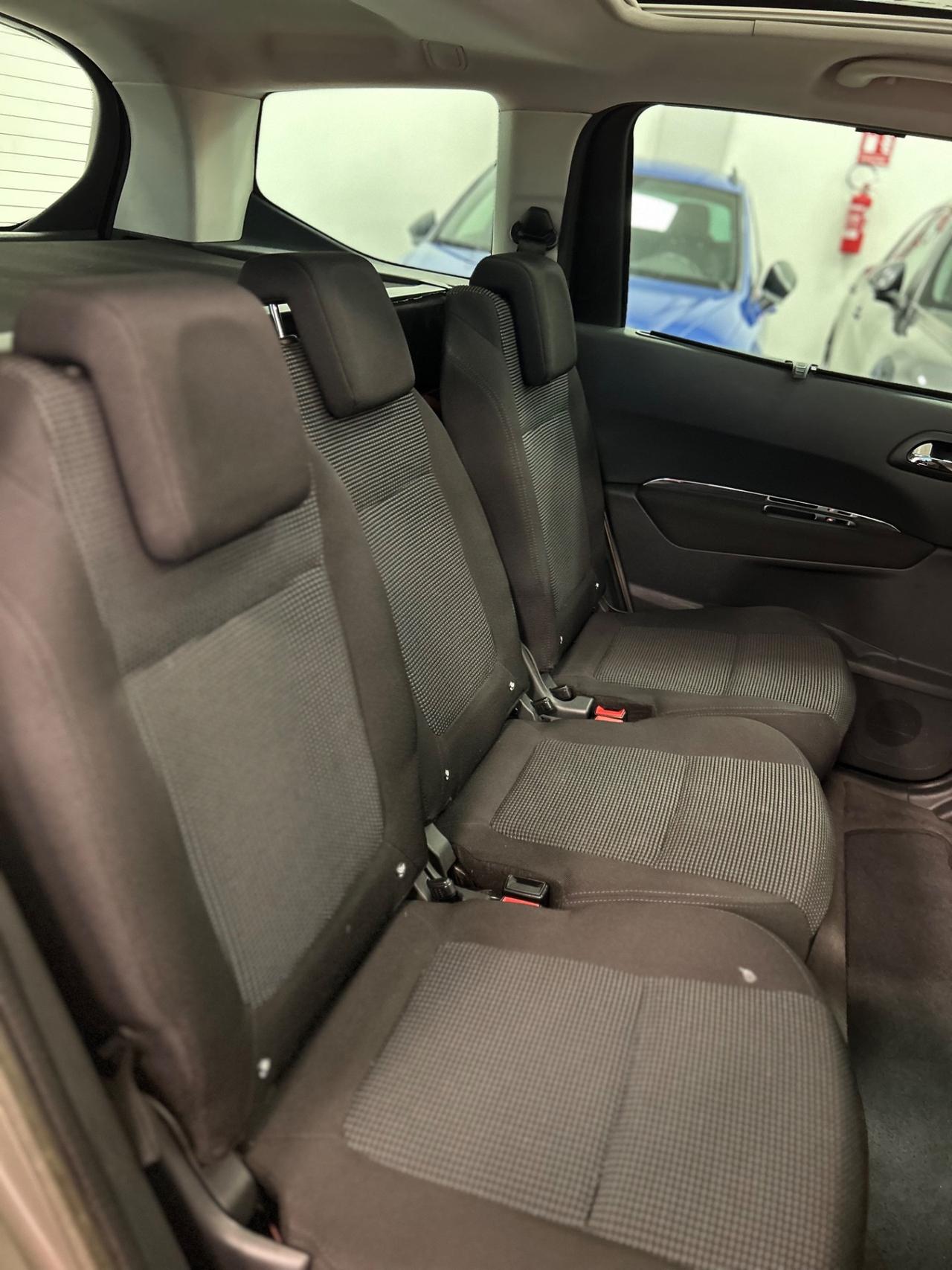 Peugeot 5008 2.0 HDi 150CV Allure