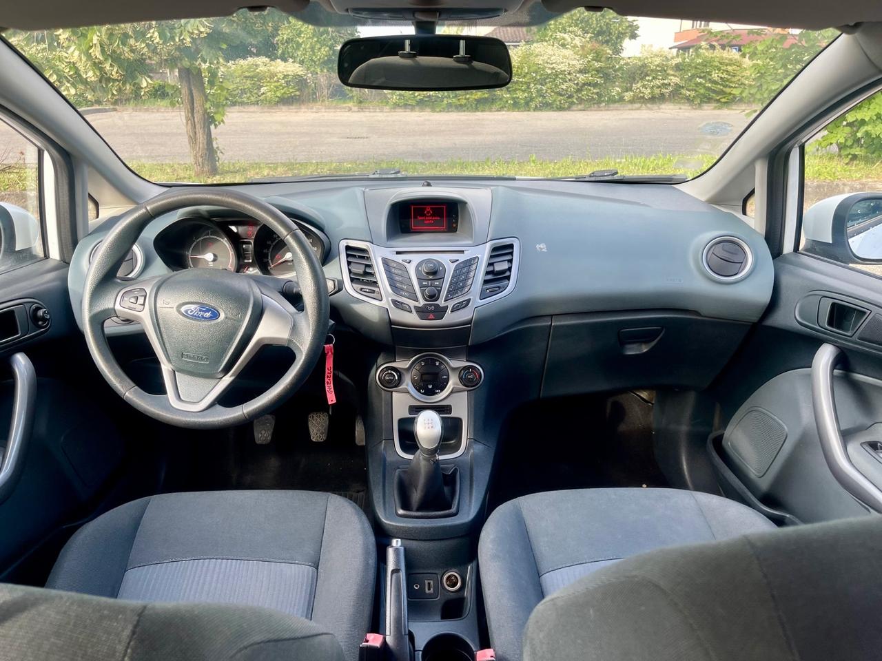 Ford Fiesta 1.4 TDCi 70CV 5 porte Titanium