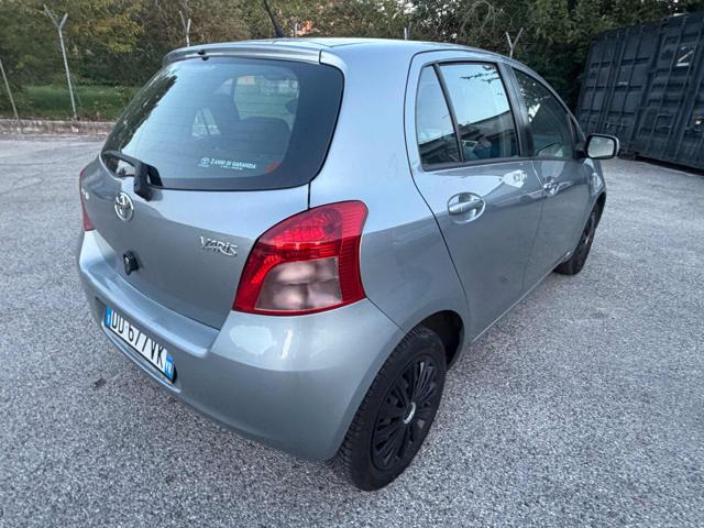 TOYOTA Yaris 108,985km 1.3 5p Sol senza nessun lavoro da fare