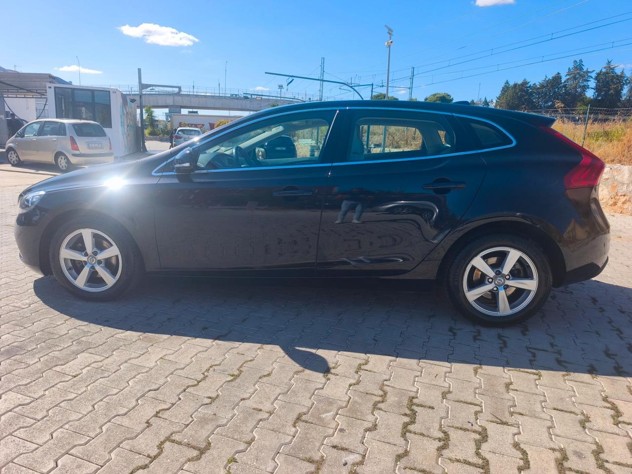 Volvo V40 D2 1.6 115cv MOMENTUM CERTIFICATA 2013