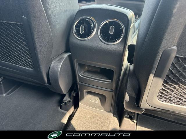 MERCEDES-BENZ GLB 200 d Automatic Premium