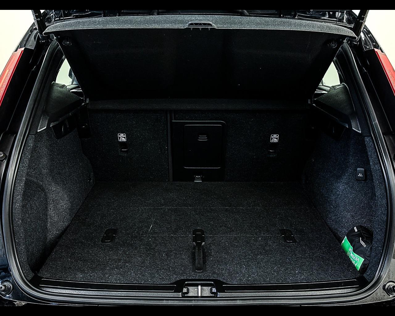 VOLVO XC40 (2017-->) - XC40 B3 automatico Core