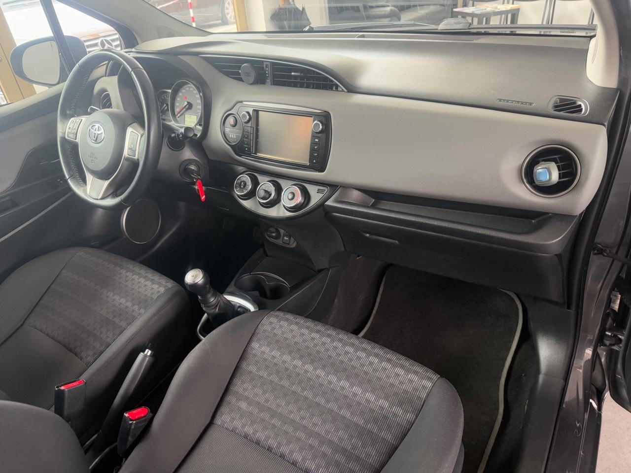 Toyota Yaris 1.0 5 porte Lounge ok neopatentati