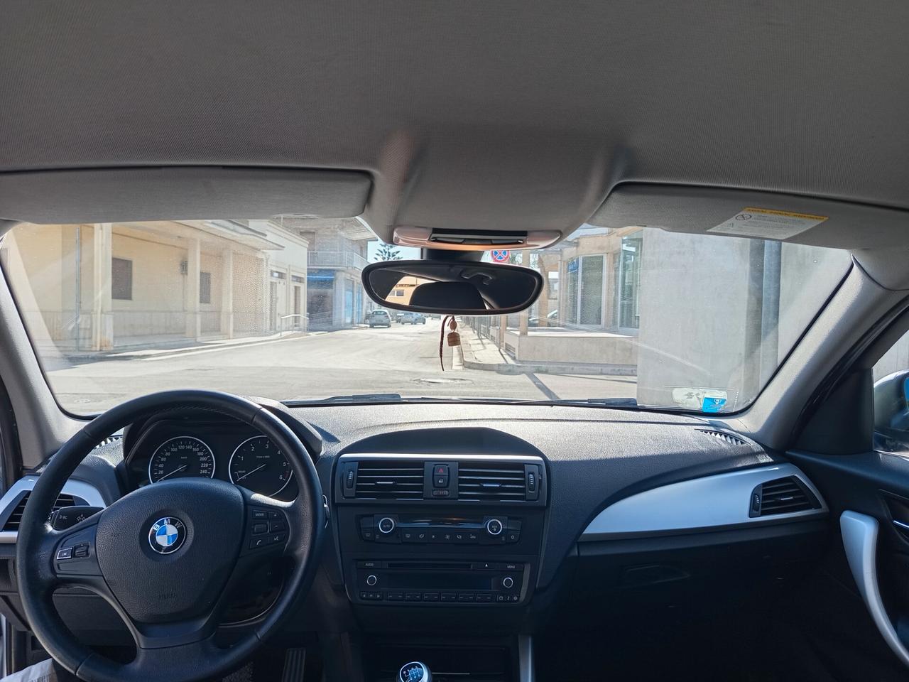 Bmw 116d 5p. Urban