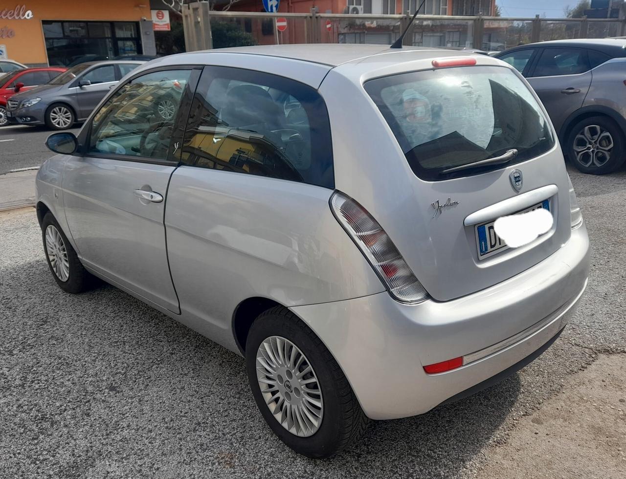 Lancia Ypsilon 1.2 Argento