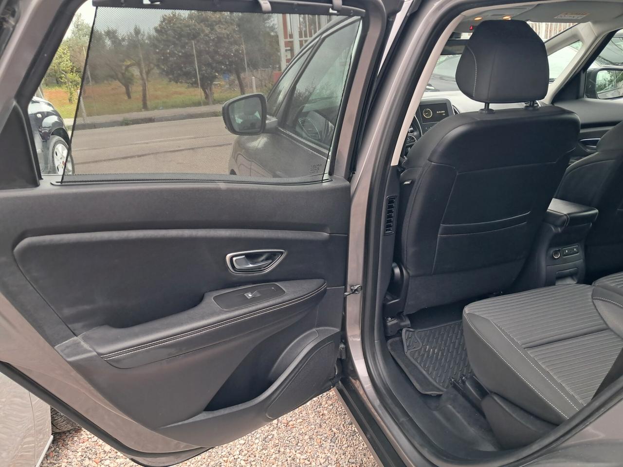 Renault Grand Scenic Blue dCi 120 CV EDC Initiale Paris