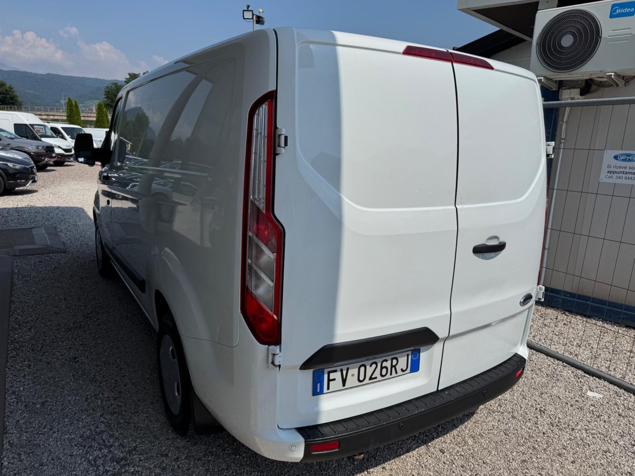 Ford Tourneo Custom AUTOCARRO