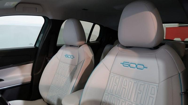 FIAT 600 1.2 Hybrid 145cv La Prima II