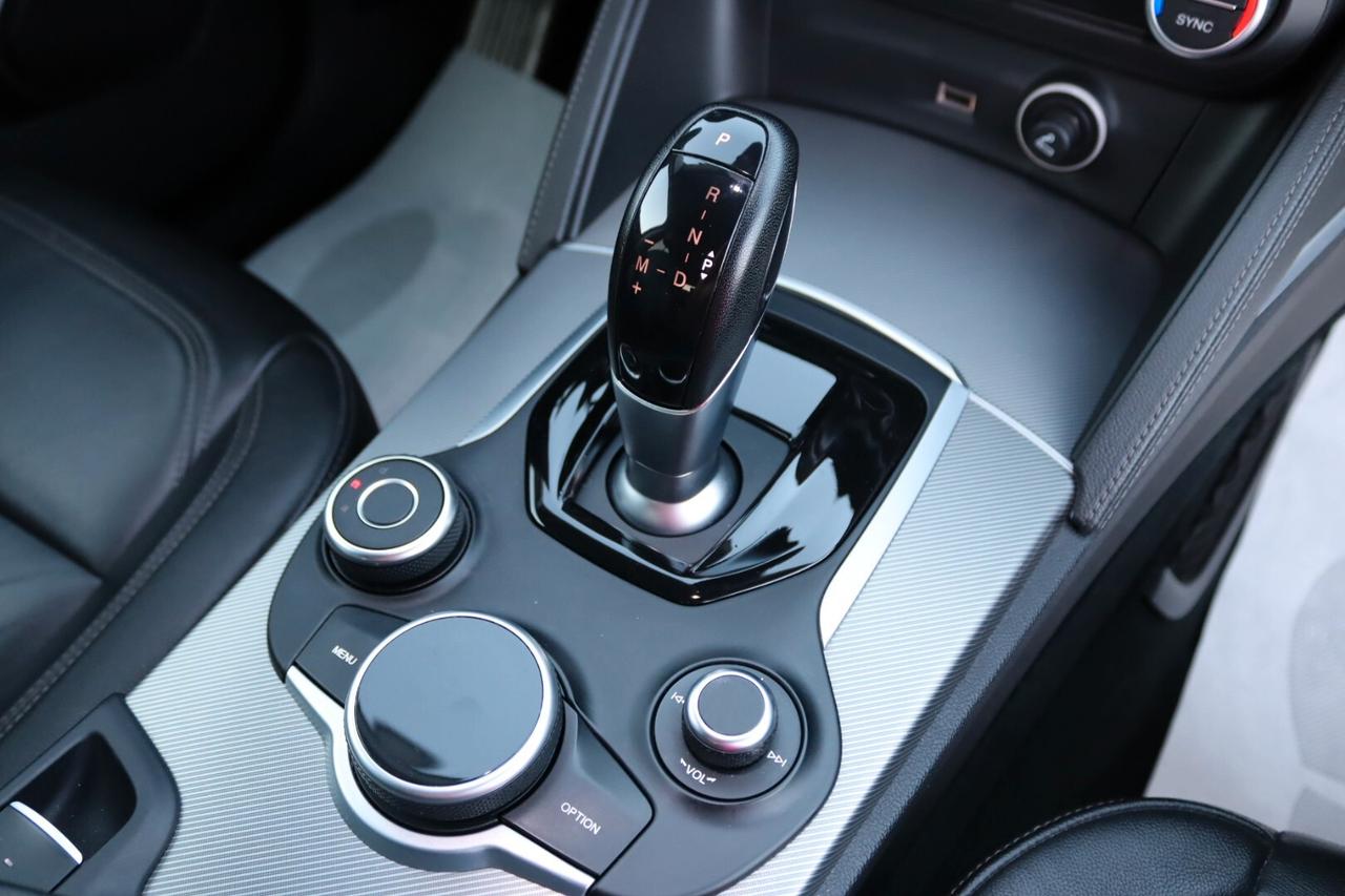 Alfa Romeo Stelvio 2.2 Turbodiesel 210 CV AT8 Q4 Executive