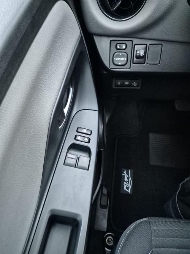TOYOTA Yaris 1.5 Hybrid 5 porte Business
