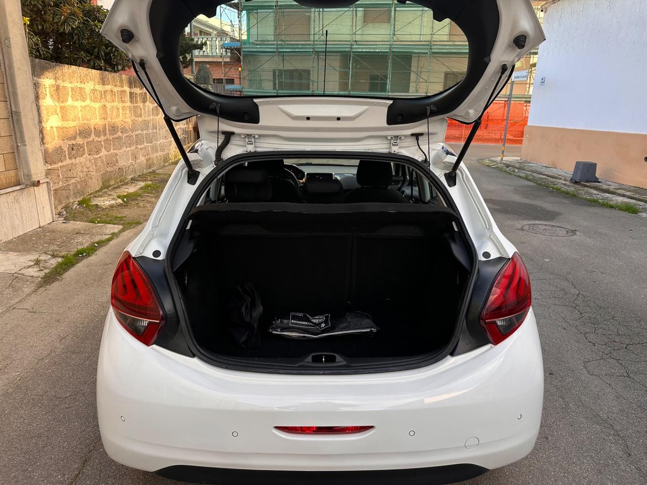 Peugeot 208 PureTech 82 5p. GPL Active