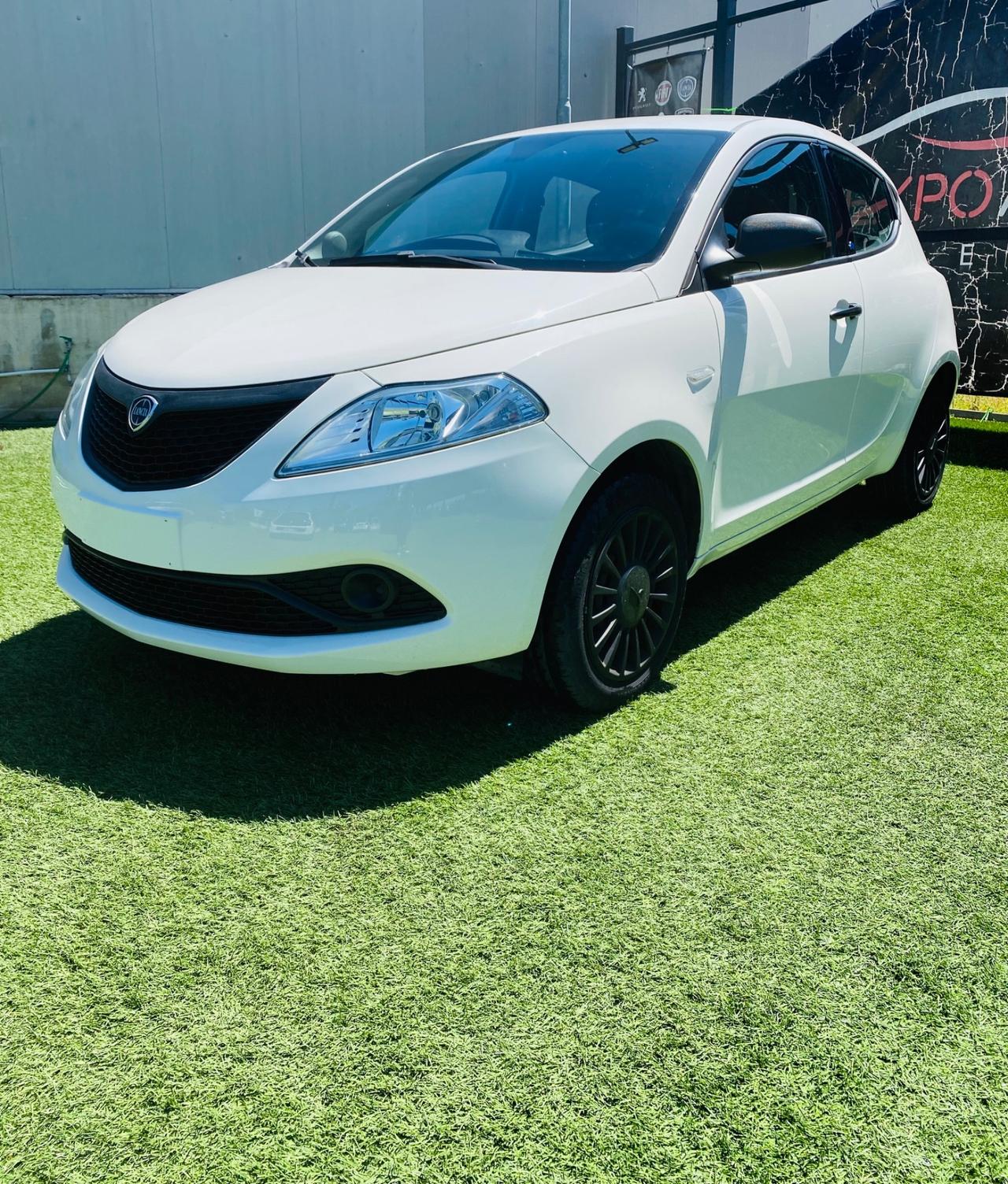 Lancia Ypsilon 1.2 69 CV 5 porte Elefantino Blu