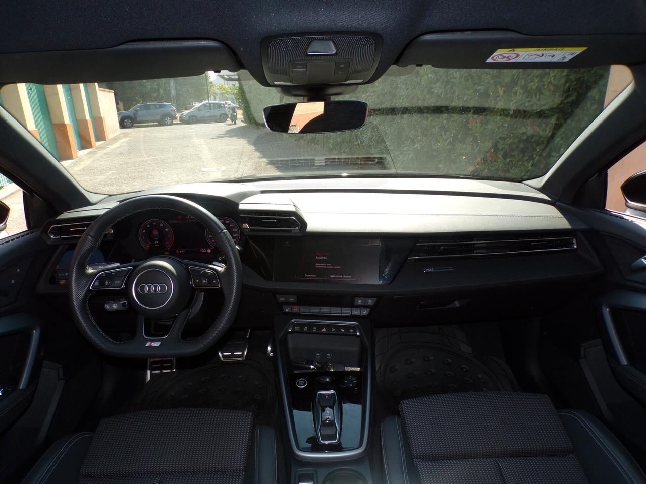 Audi A3 Sedan 1.5 TFSI MHEV S line Edition S-tronic – Fari LED Matrix Navi Pari al Nuovo