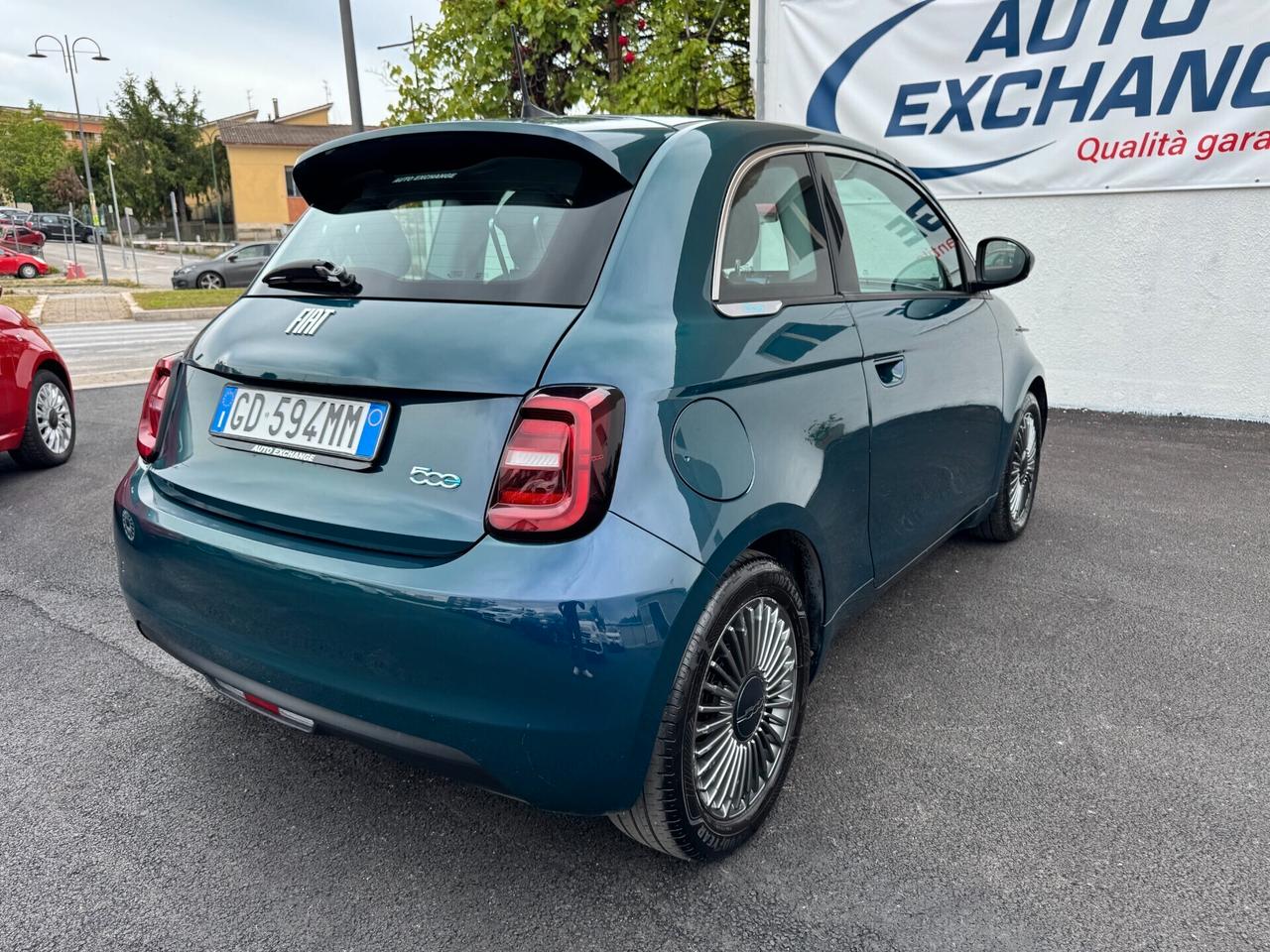 Fiat 500 500e Berlina 42 kWh La Prima