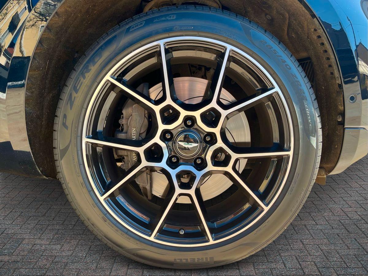 ASTON MARTIN DBX 4.0 auto