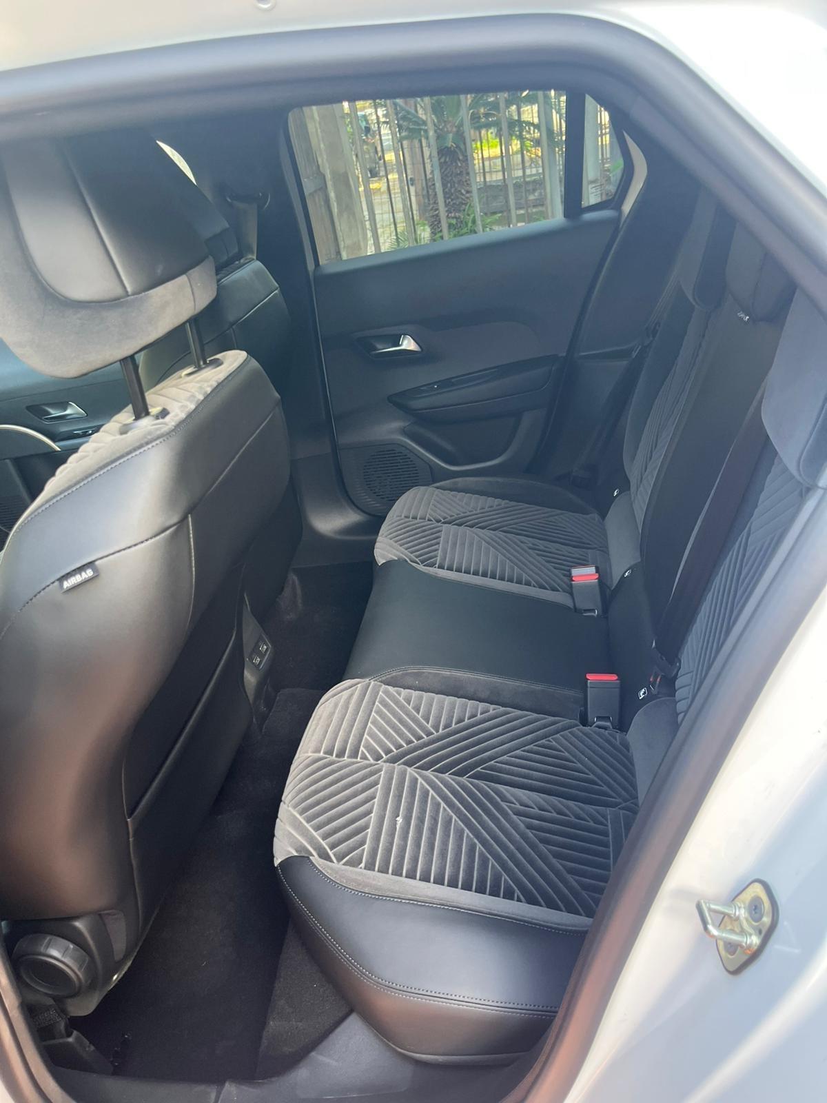 Lancia Ypsilon Hybrid e-DCT LX