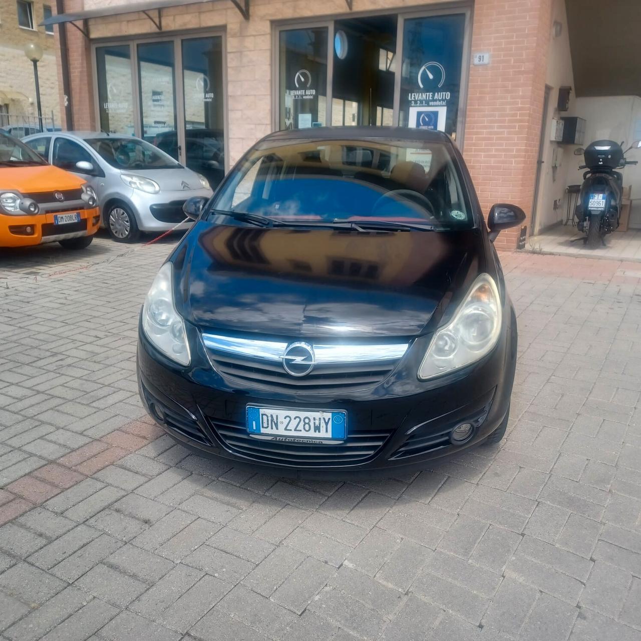 111.978KM CORSA 1.2 NEOPATENTATI BUONE CONDIZIONI