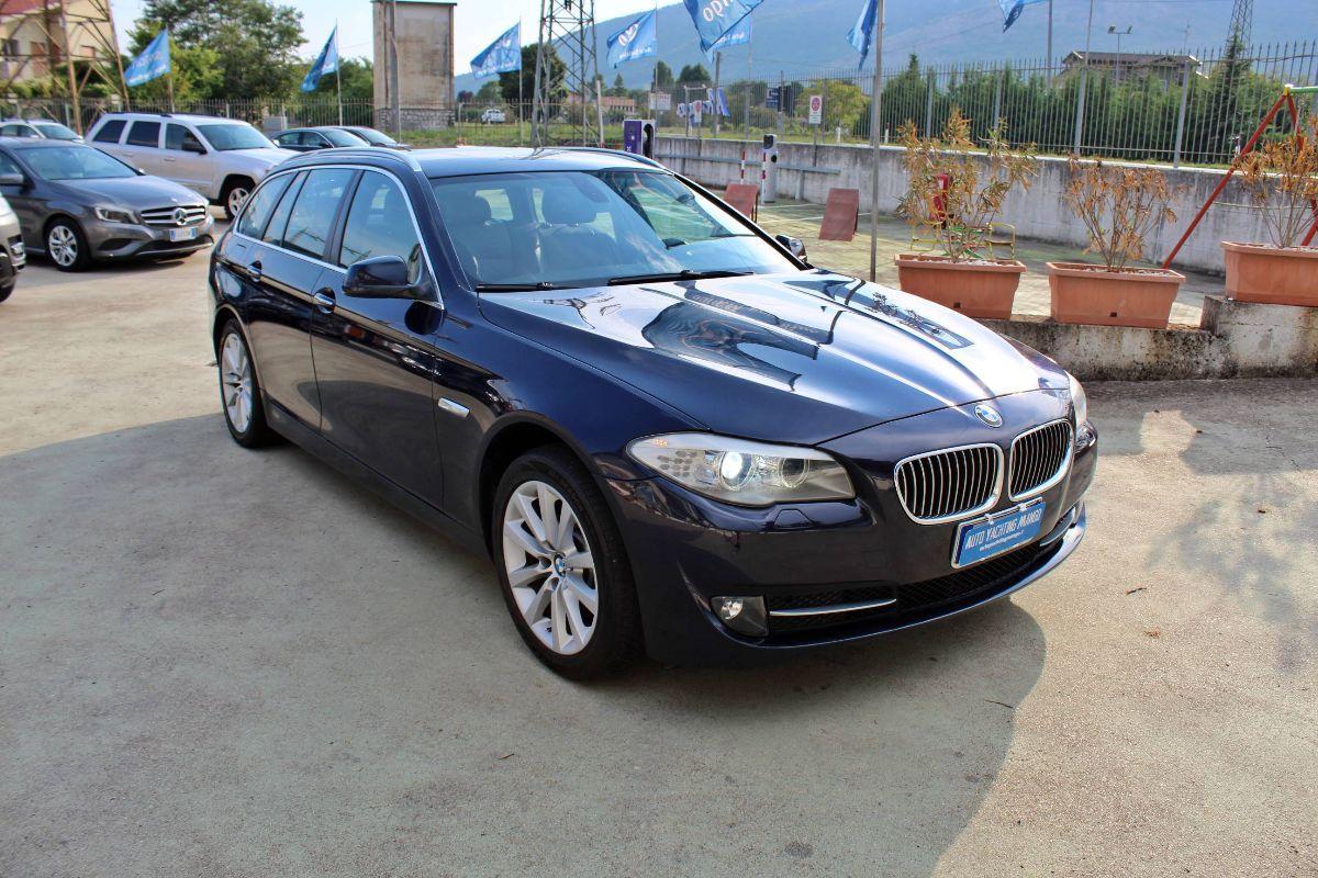 BMW - Serie 5 Touring - 520d Futura