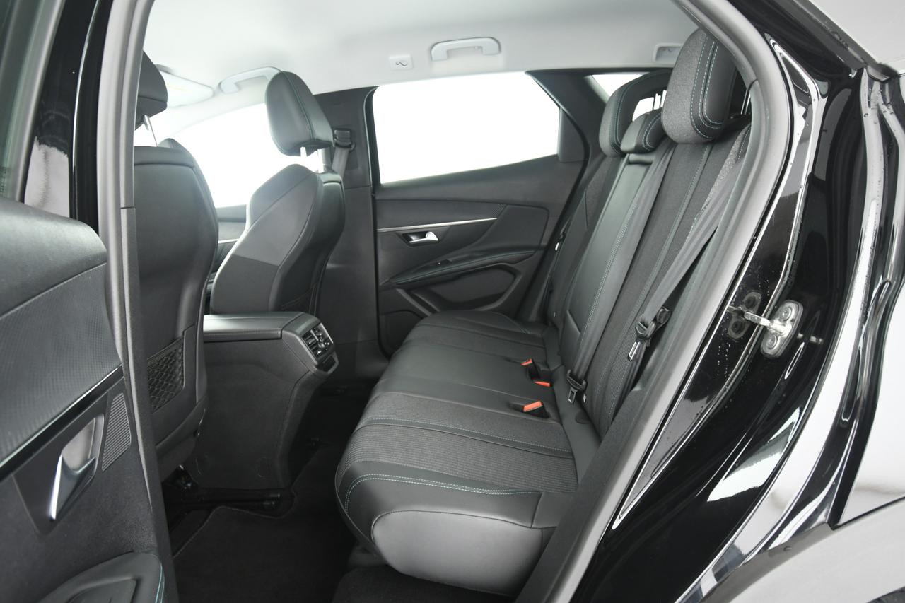 PEUGEOT 3008 1.5 bluehdi Allure s&s 130cv eat8 CAMERA+FULL LED+APP CONNECT