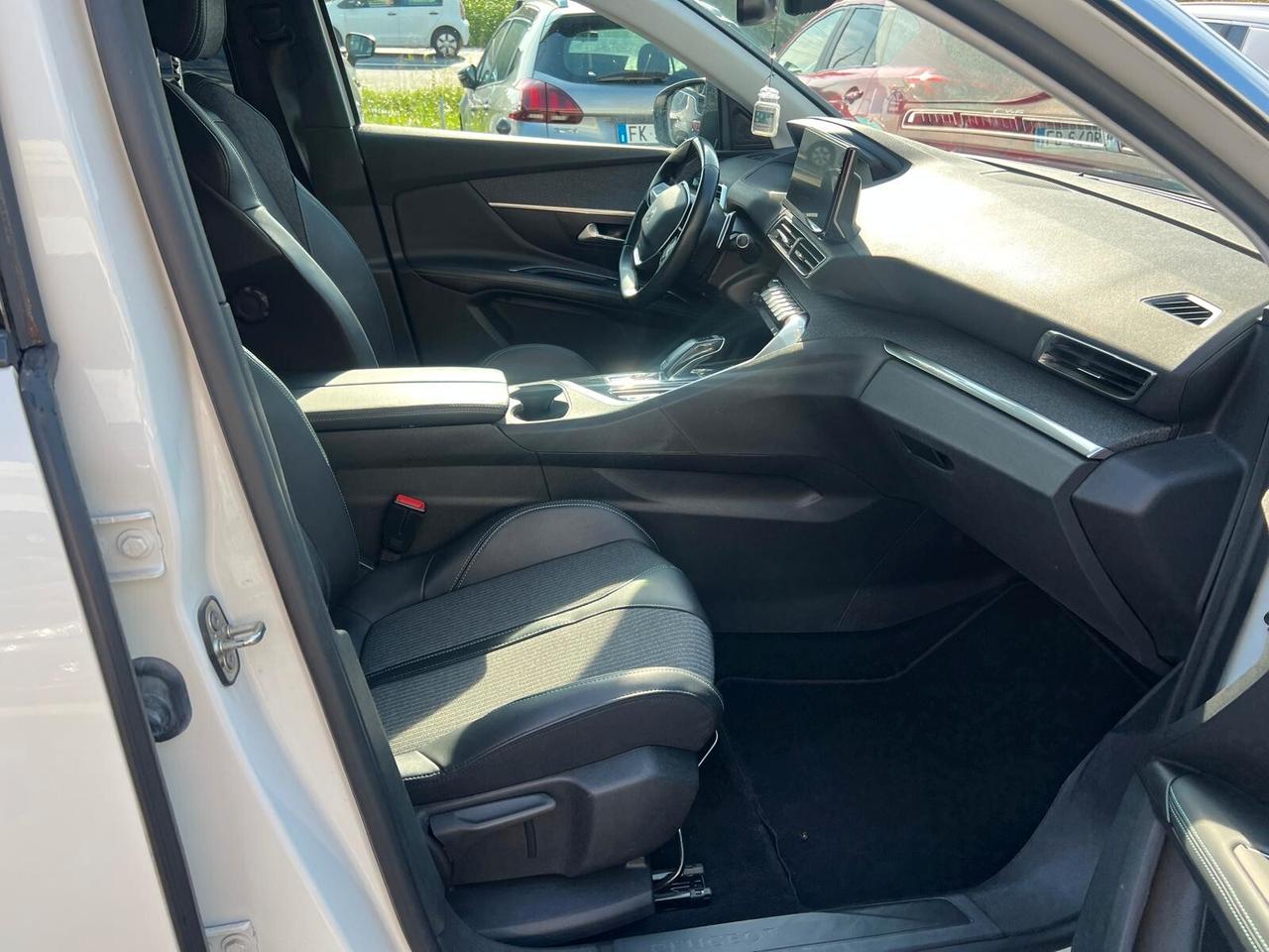 Peugeot 3008 BlueHDi 130 S&S EAT8 Allure *AUTOCARRO N-1*