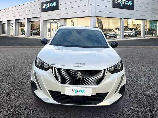 Peugeot 2008 motore elettrico 136 CV Allure