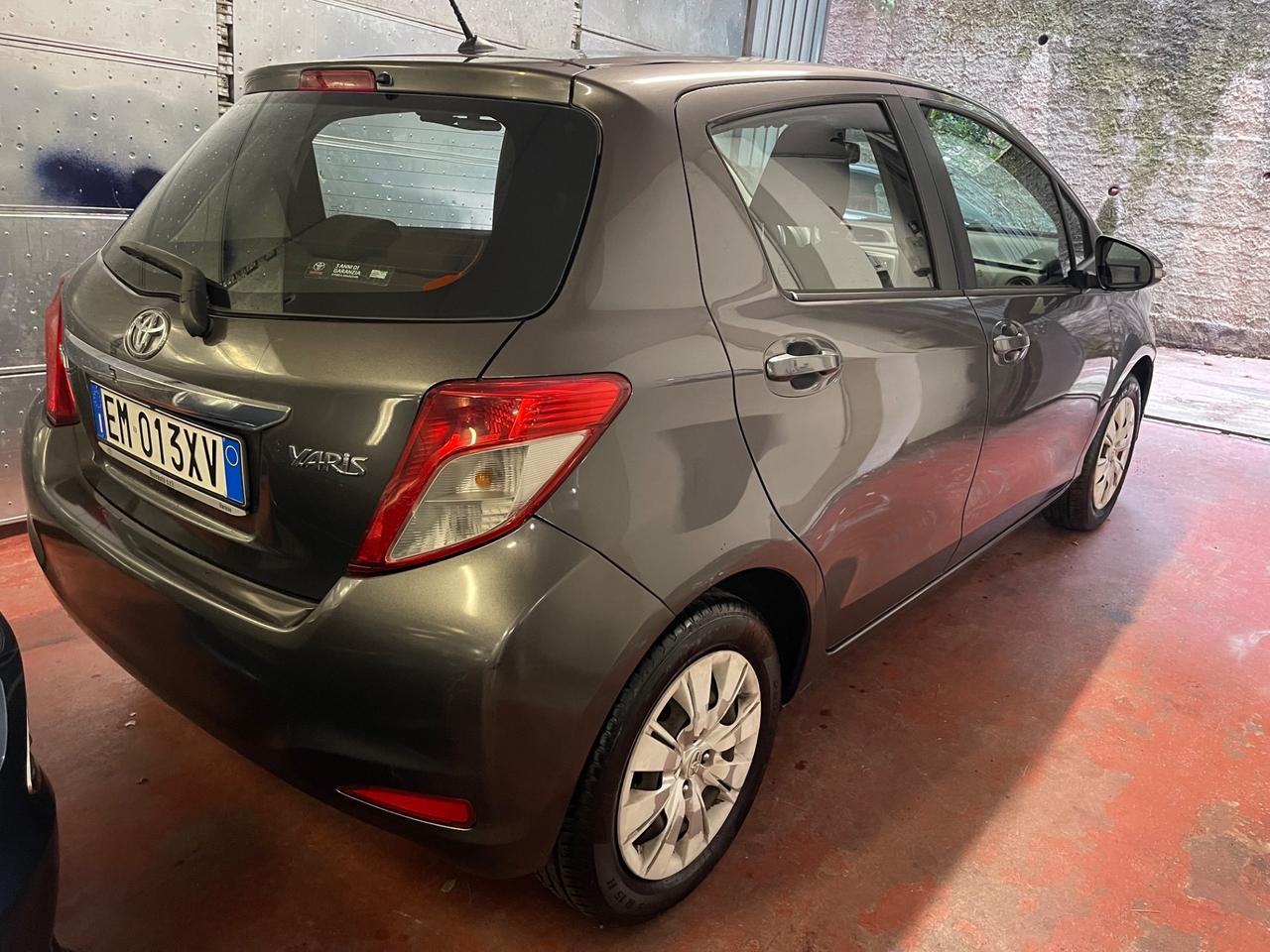 Toyota Yaris 1.0 5 porte Active