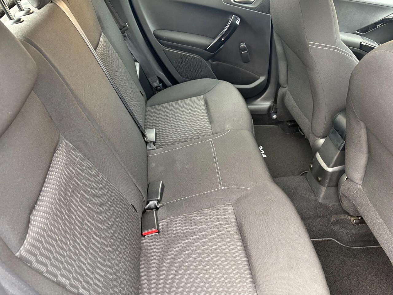 Peugeot 208 BlueHDi 75 S&S 5 porte Active