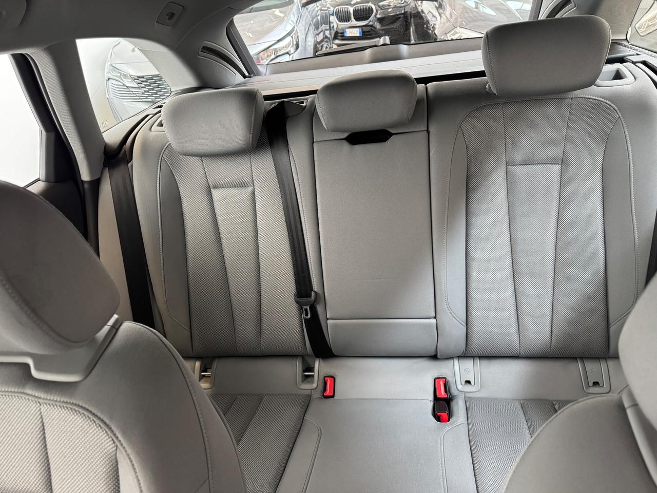 Audi A4 Avant 30 TDI/136 CV S tronic Business Advanced