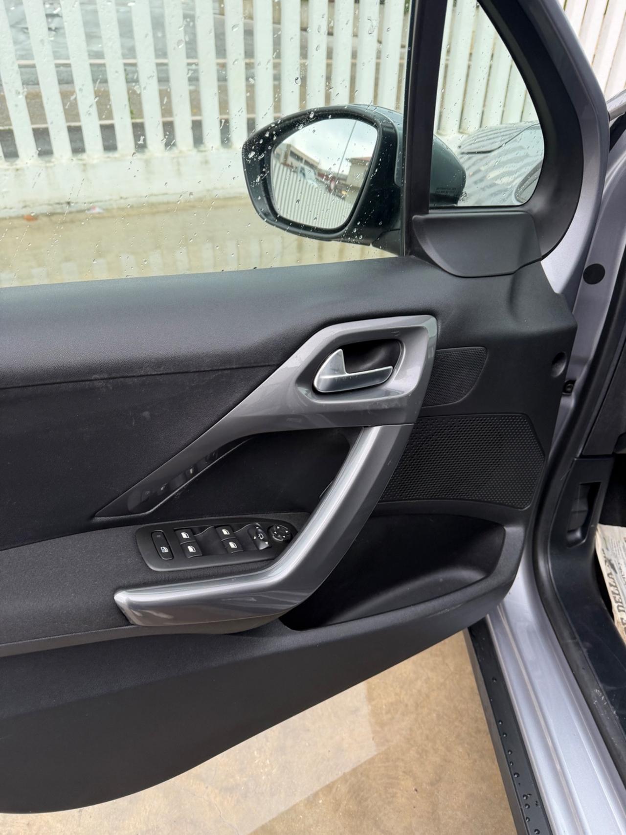 Peugeot 2008 BlueHDi 100 S&S Black Matt