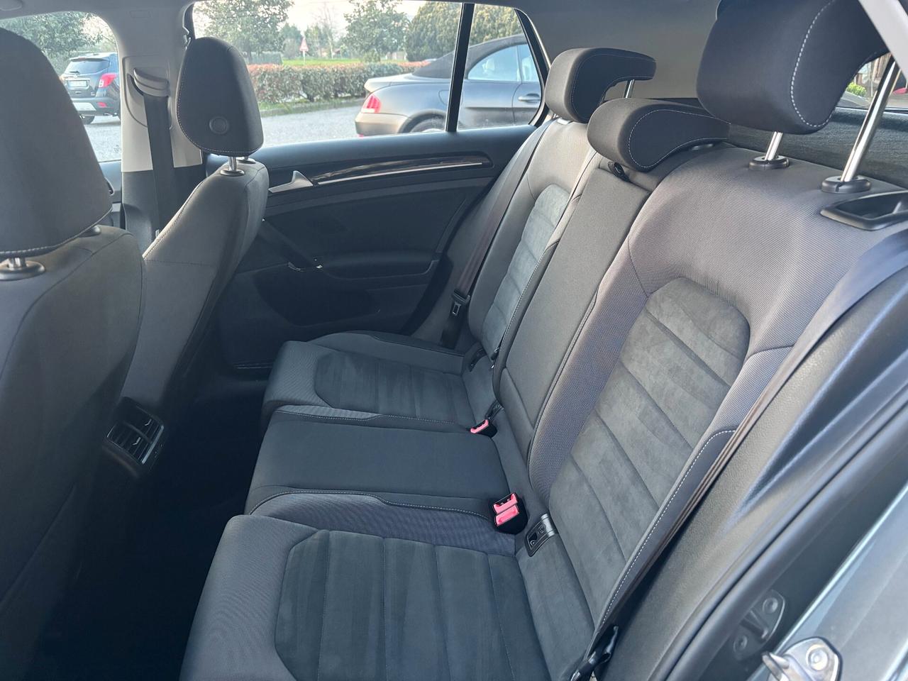 Volkswagen Golf 2.0 TDI DSG 5p. Executive BMT IVA ESPOSTA