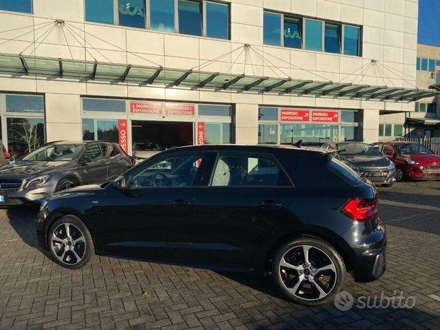AUDI A1 SPB 30 TFSI Identity Black EDITION