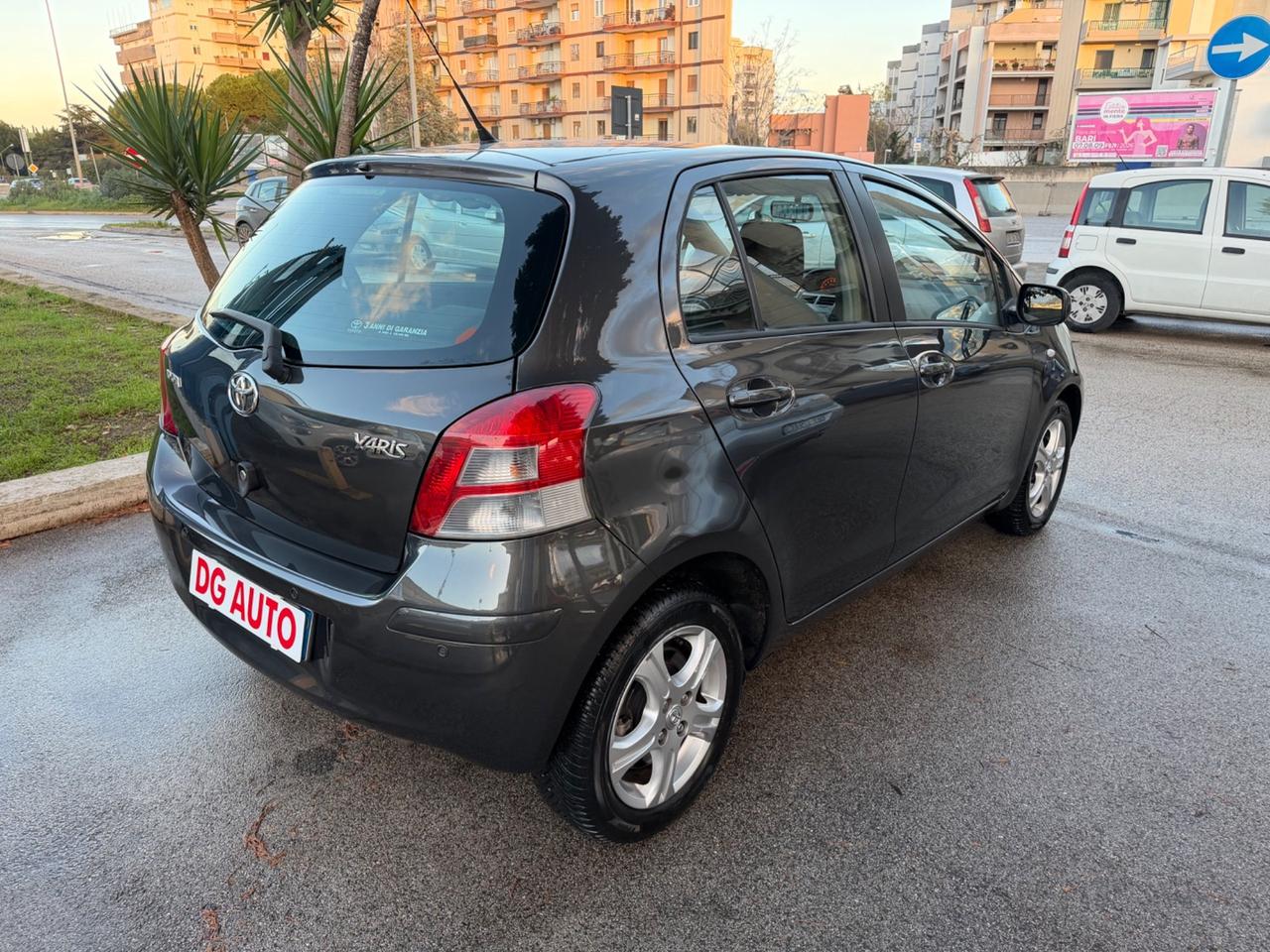 Toyota Yaris 1.4 D-4D 90 cv 2011 Automatica