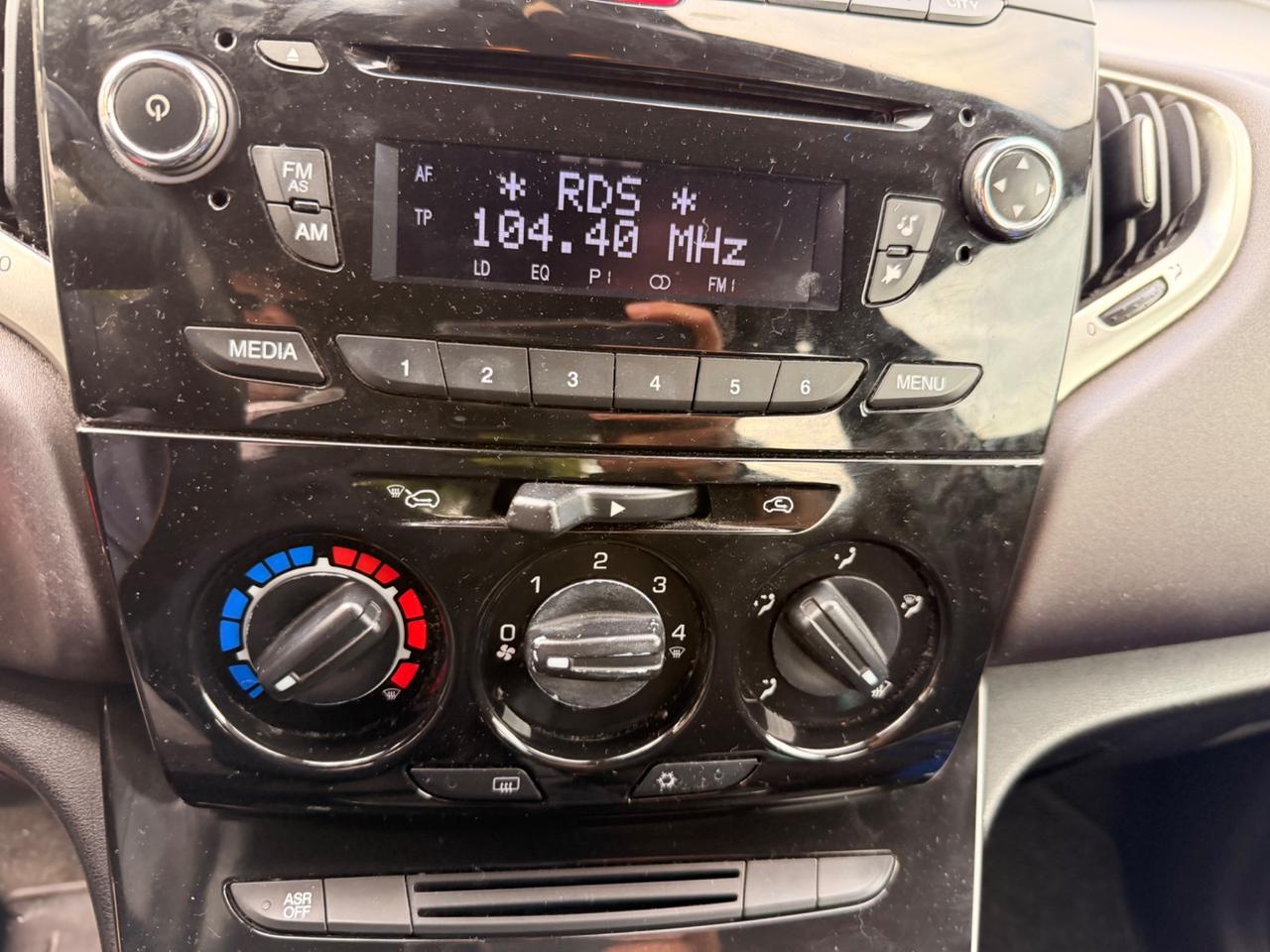 Lancia Ypsilon 1.2 69 CV 5 porte GPL Ecochic Gold