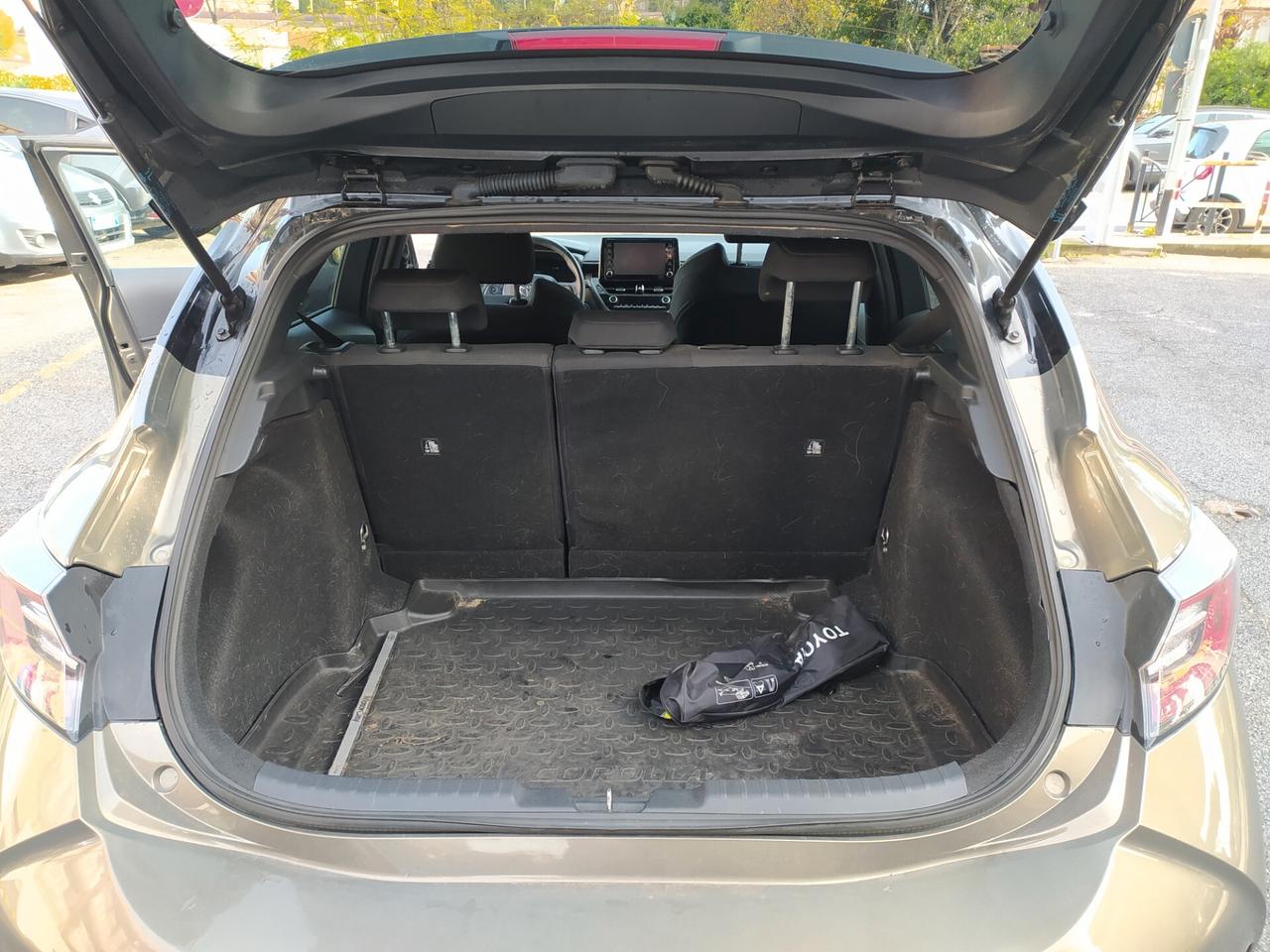 Toyota Corolla 1.8 Hybrid Style