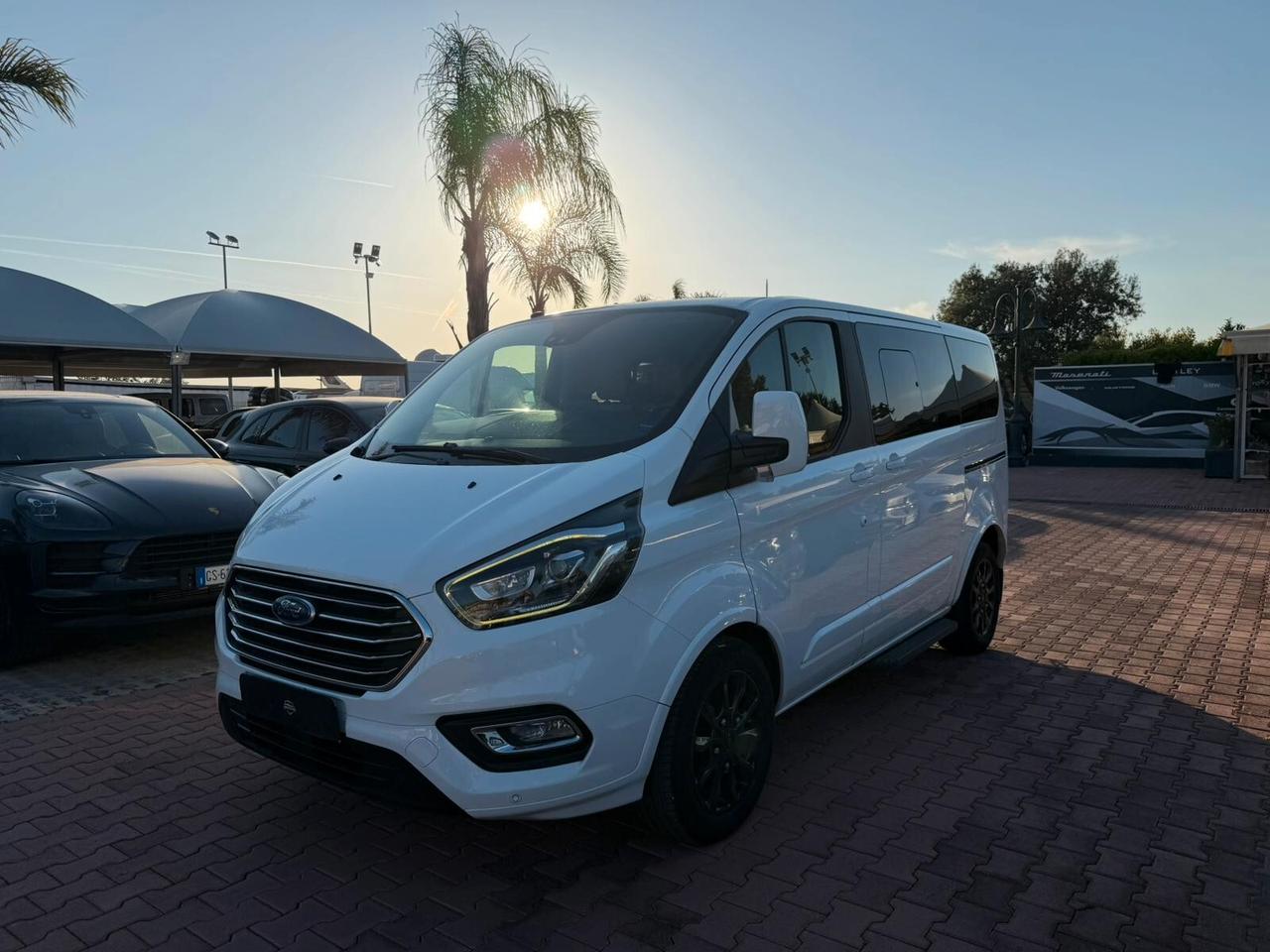 Ford Tourneo Custom 310 2.0 TDCi 130CV PL Titanium