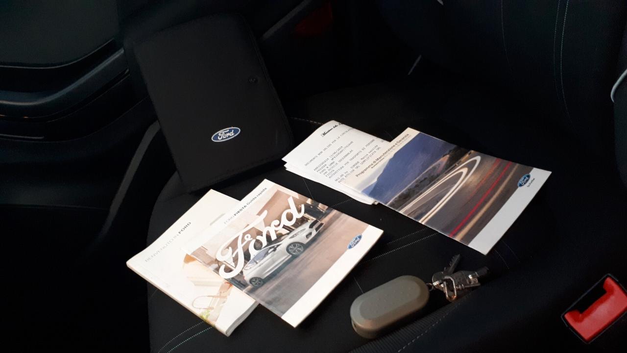 Ford Fiesta 1.5 TDCi 5PT 85CV Titanium BLACK 2018