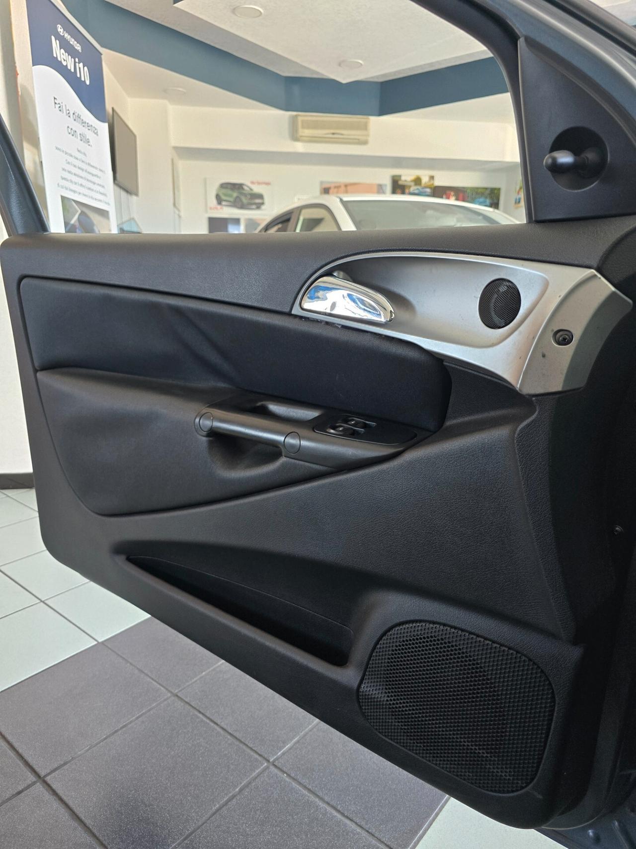 Lancia Ypsilon 1.3 MJT 75 CV Platino