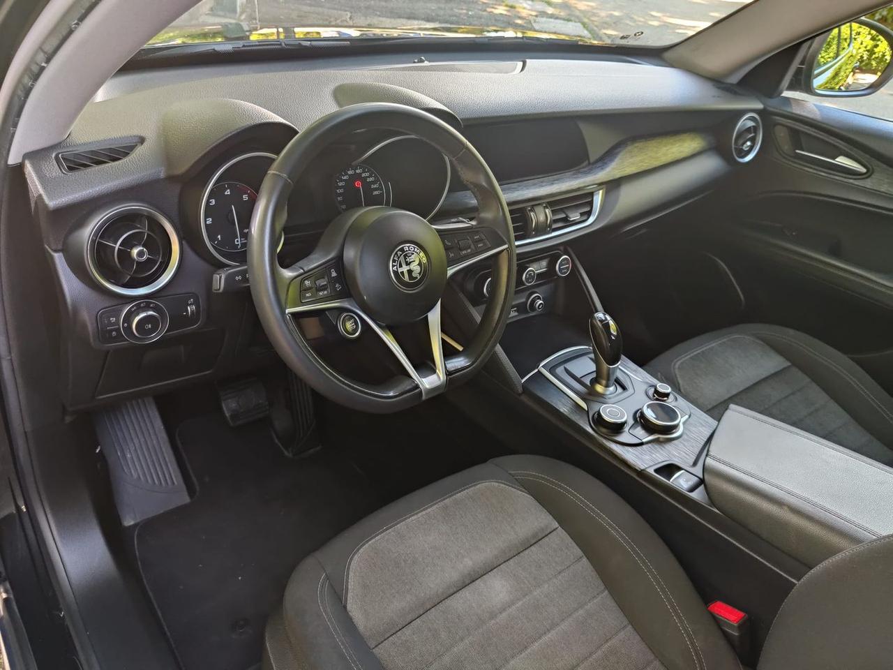 Alfa Romeo Stelvio 2.2 TD Business Q4 190 #10819