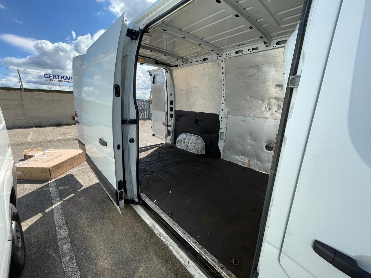 Renault Master 2.3 dci 128CV PM-TM L2H2 - 3 posti
