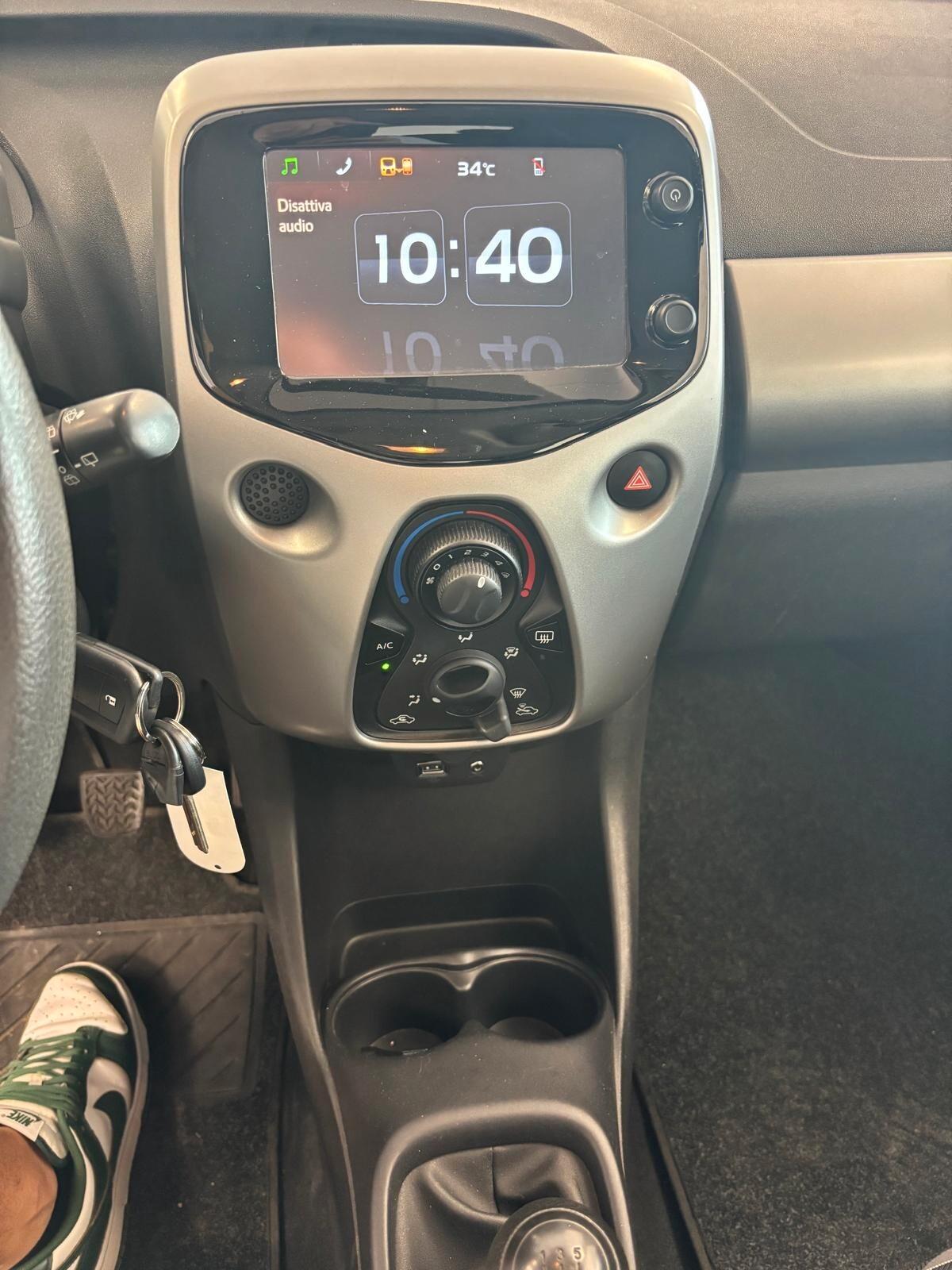 PEUGEOT 108 ANNO 2017 BZ 1.0 ADATTA NEOPATENTATI KM 53 MILA