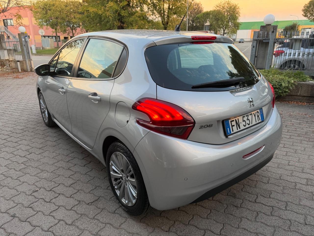 Peugeot 208 PureTech 82 5 porte Allure