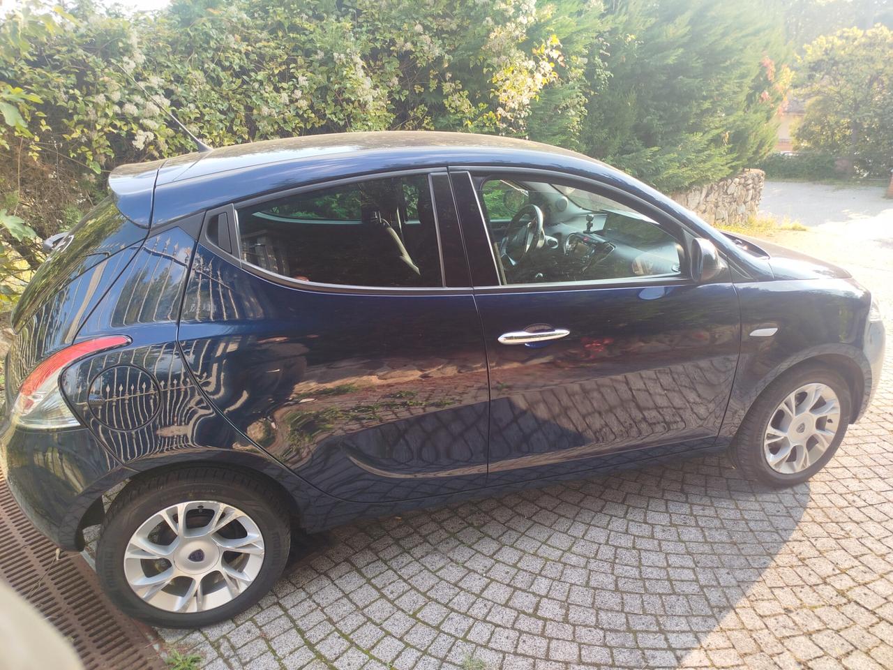 Lancia Ypsilon 1.2 69 CV 5 porte S&S Gold